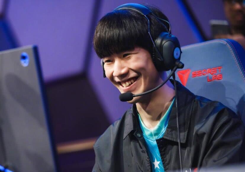 共奏凯歌 共奏凯歌