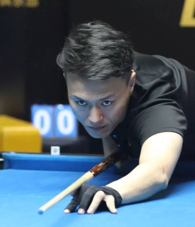 通过求助于